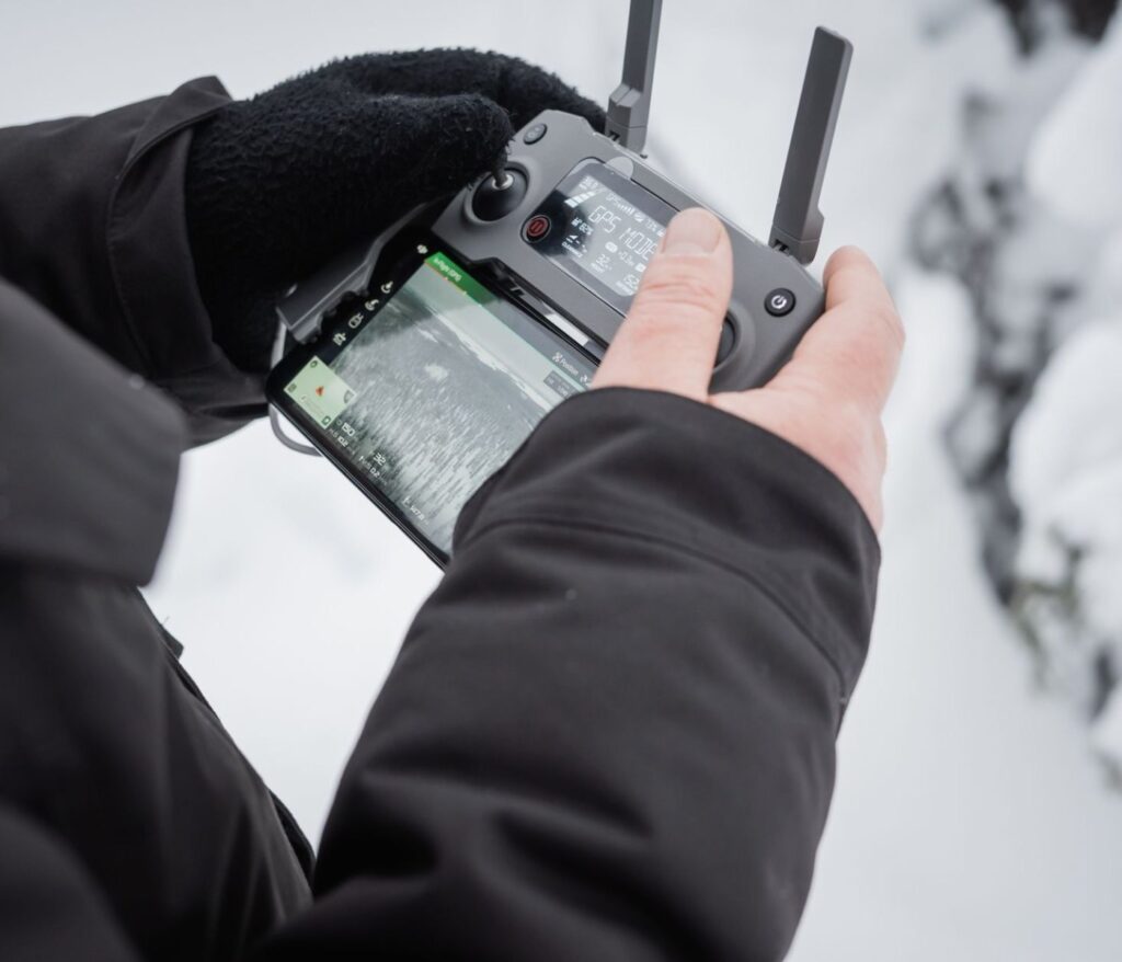 Unternehmen verstehen, zukunft gestalten. 2 Kompassnutzung mit Handschuhen im Winter
